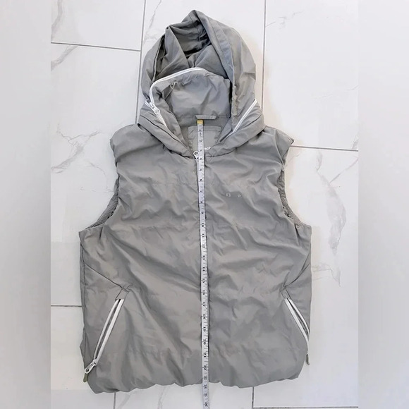 Bench/ Light grey vest/ Hidden zippered hood/ Size US X/L - Picture 13 of 16